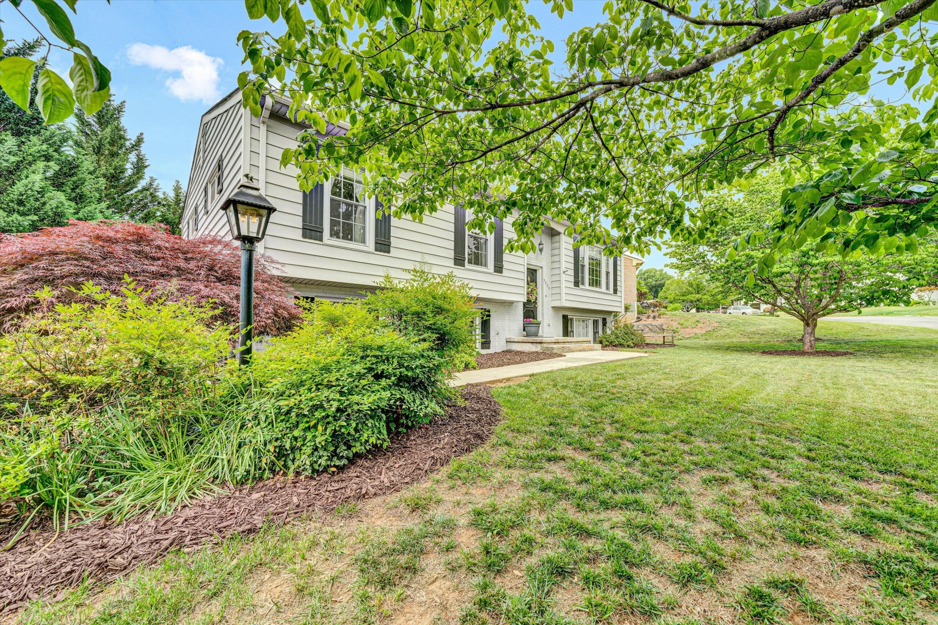 3924 Thames DR - Photo 3