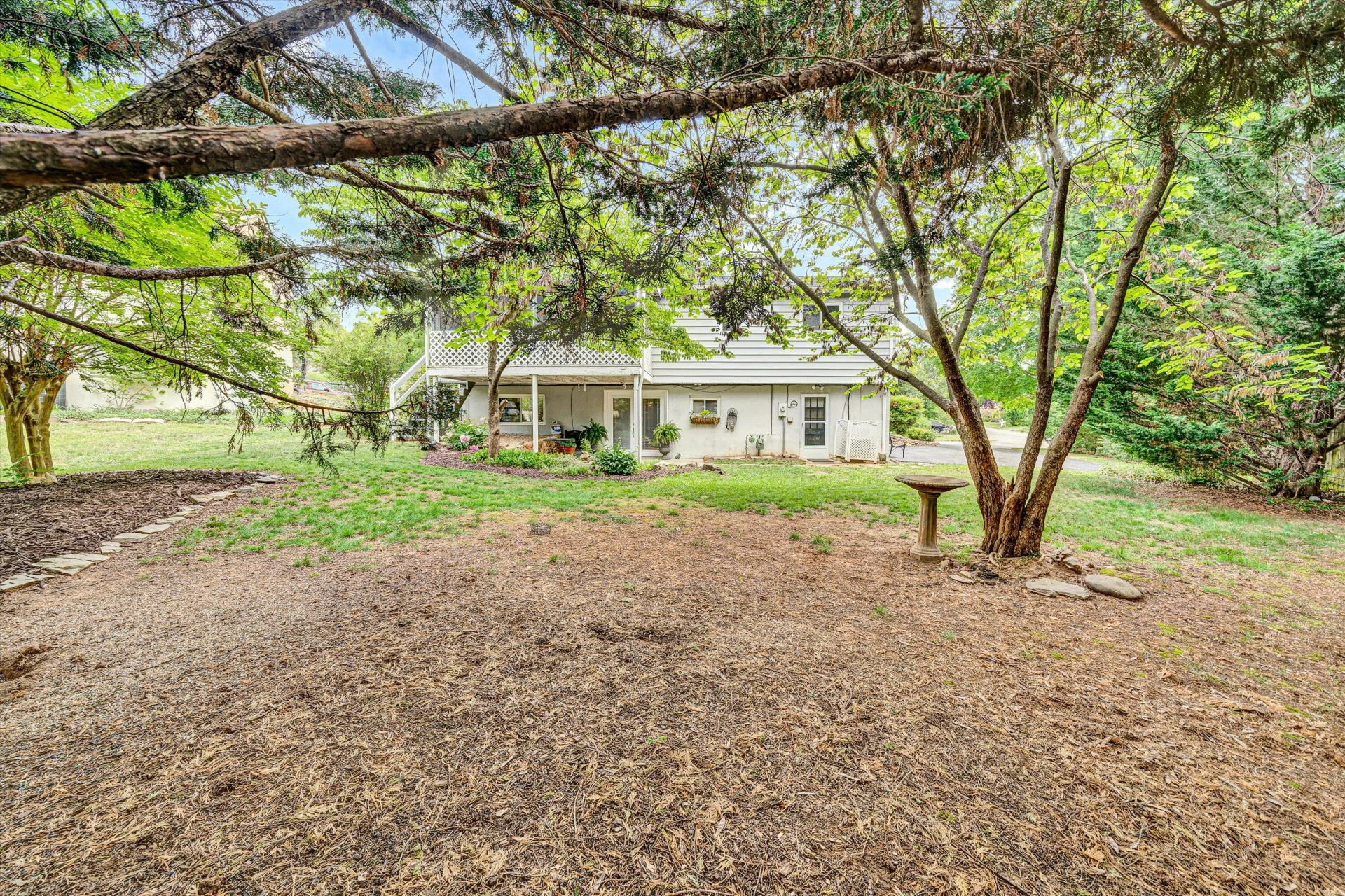 3924 Thames DR - Photo 33