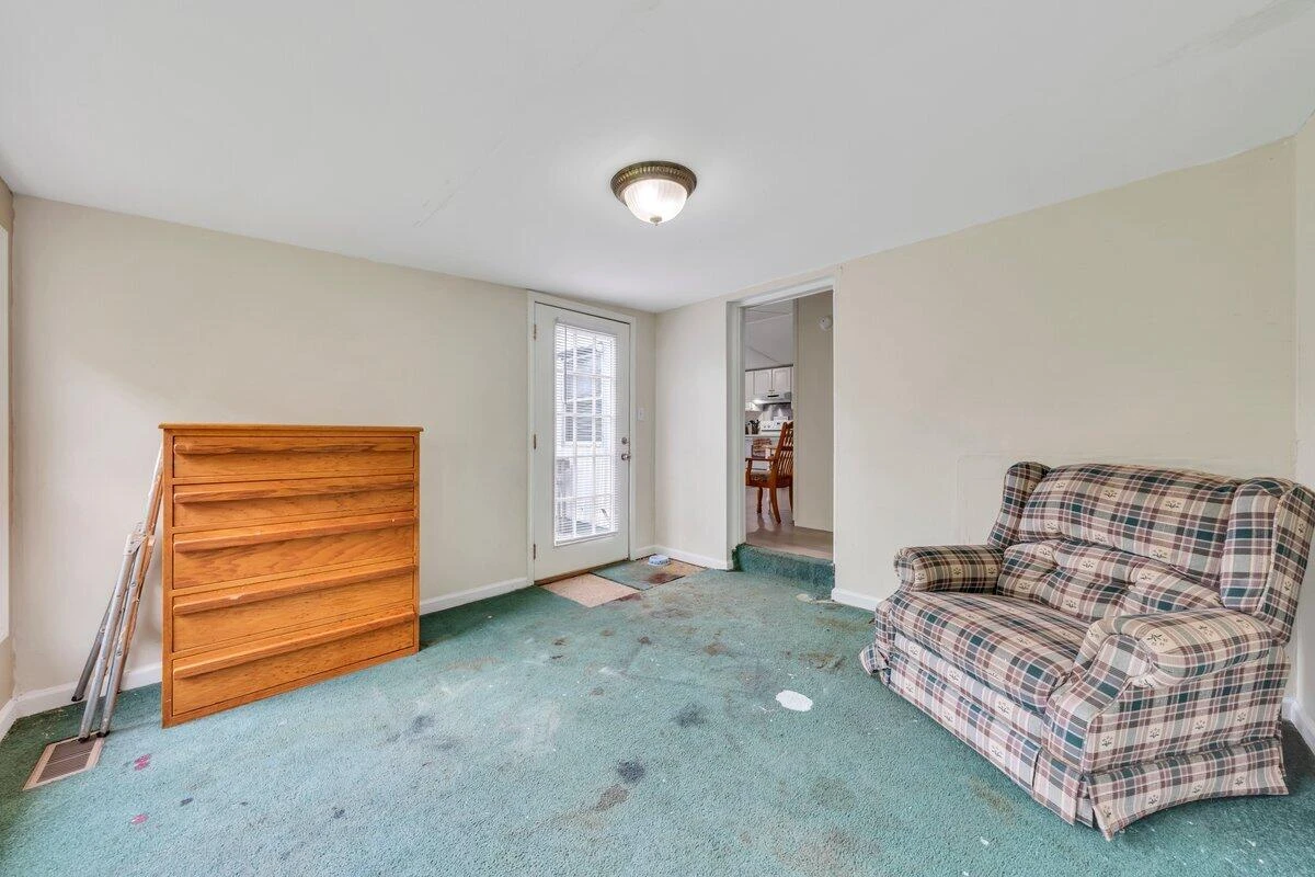 2028 Twin Peaks DR - Photo 15