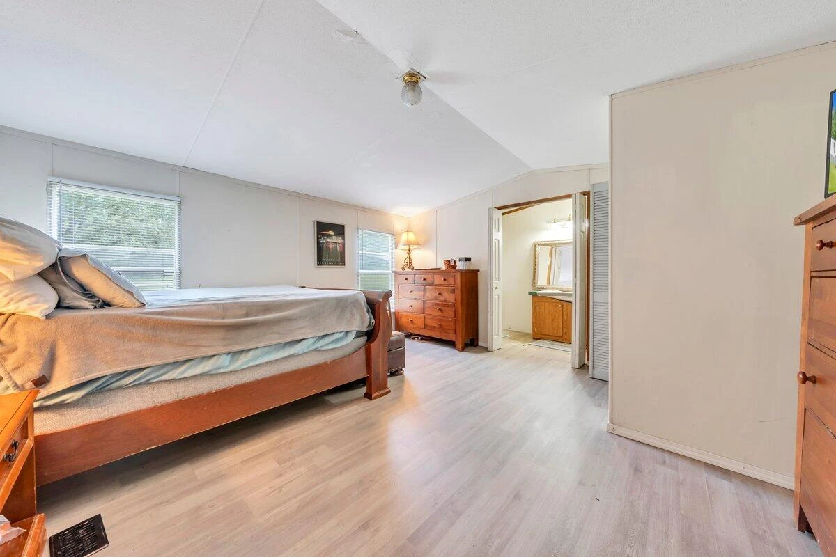 2028 Twin Peaks DR - Photo 16