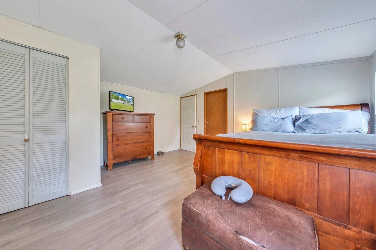 2028 Twin Peaks DR - Photo 18