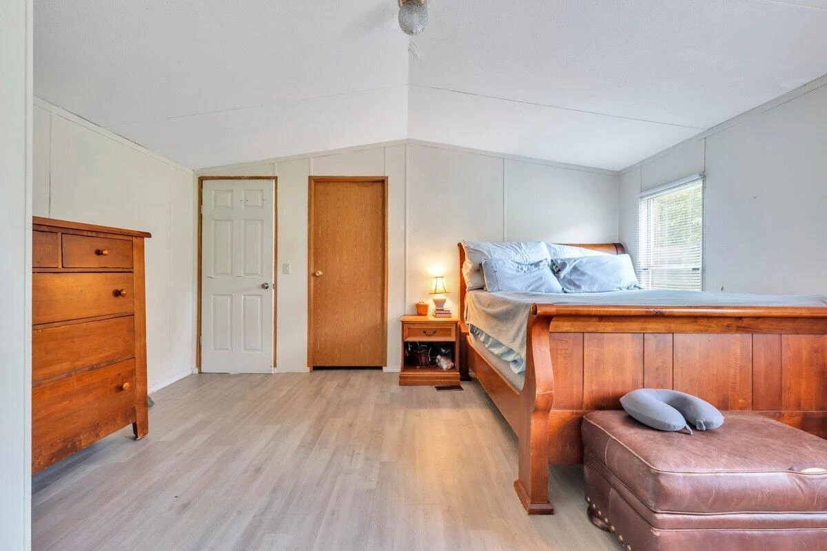 2028 Twin Peaks DR - Photo 19