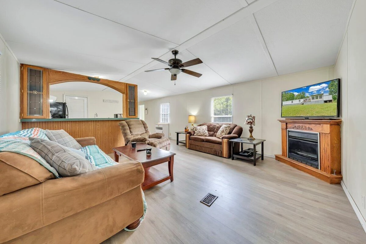 2028 Twin Peaks DR - Photo 3