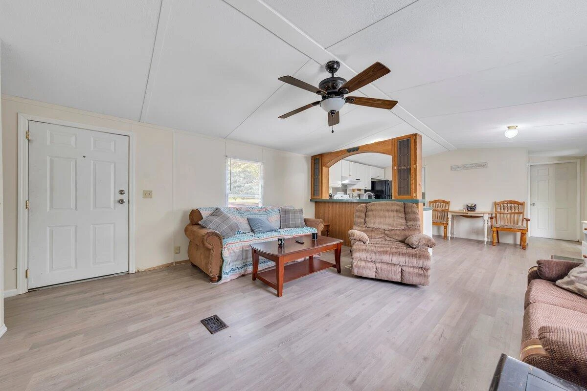 2028 Twin Peaks DR - Photo 4