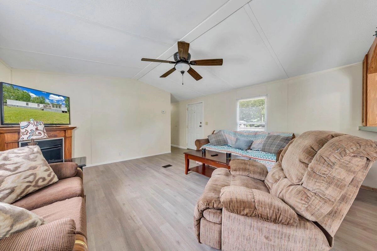 2028 Twin Peaks DR - Photo 6