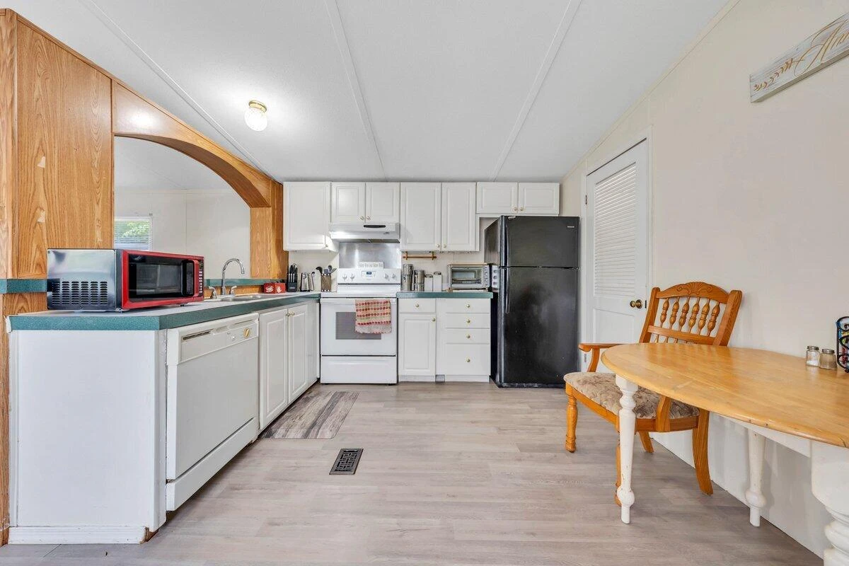 2028 Twin Peaks DR - Photo 8