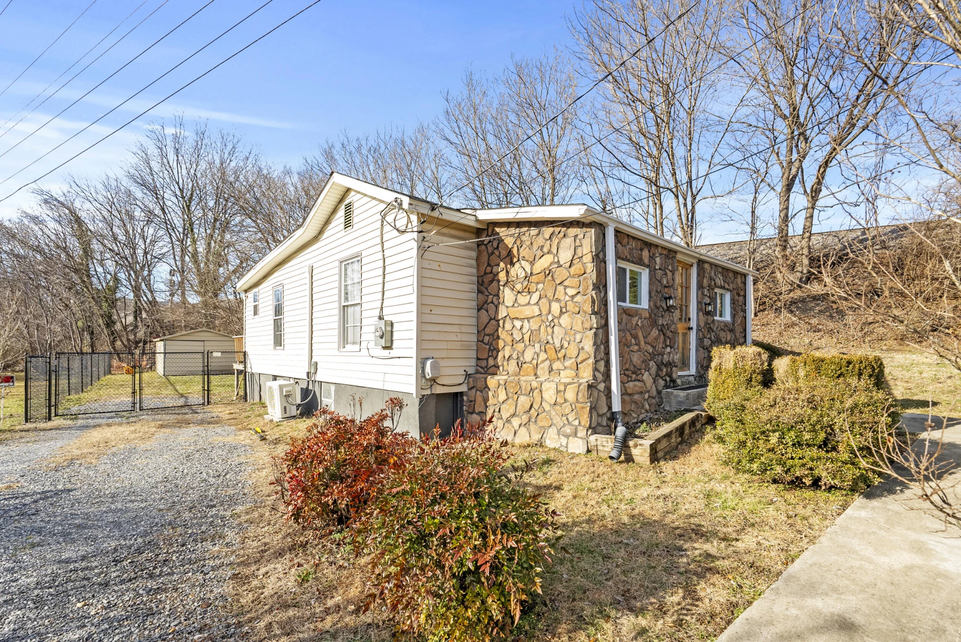 673 Orange ST - Photo 2