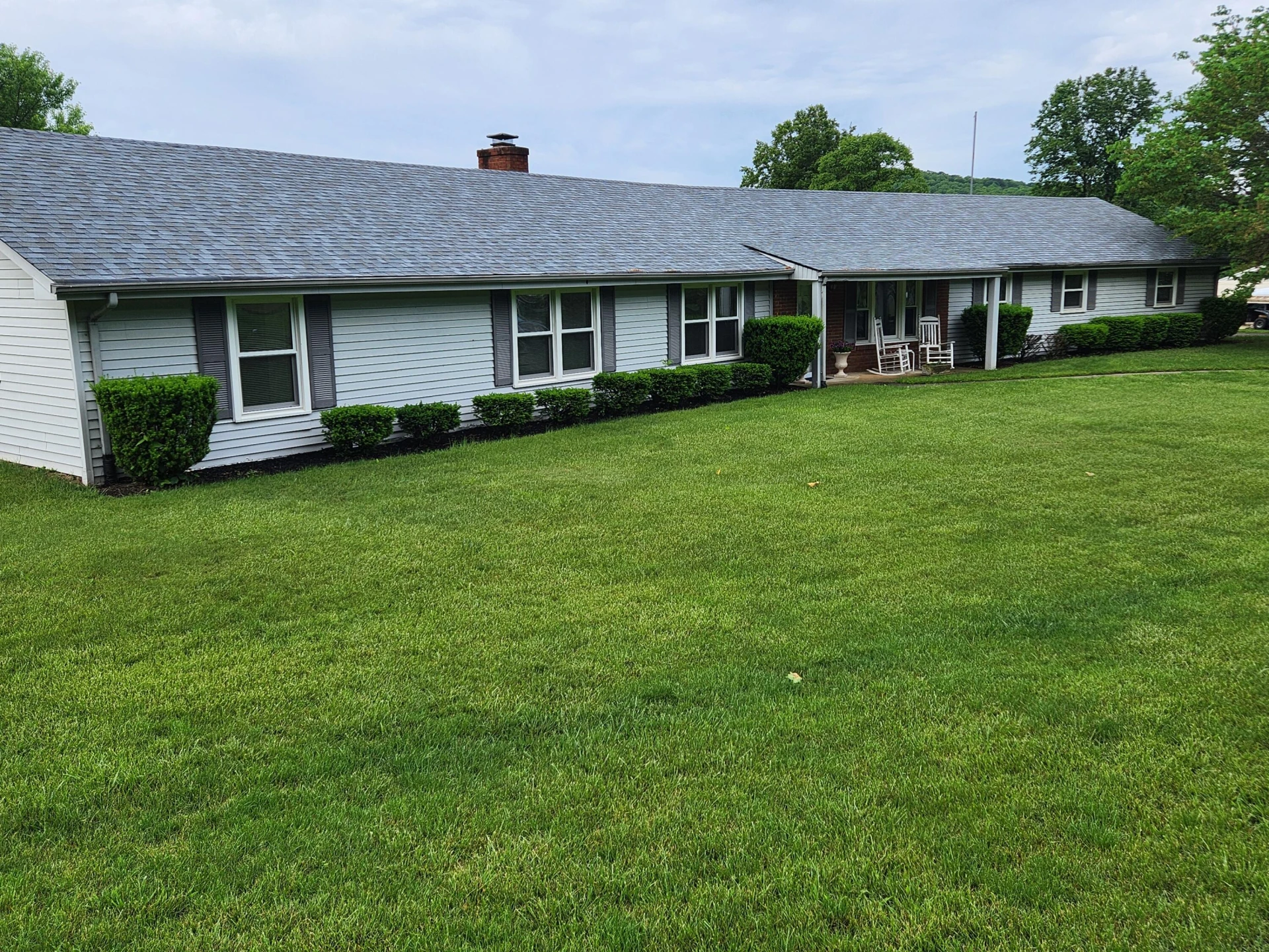 215 Overlook RD - Photo 2