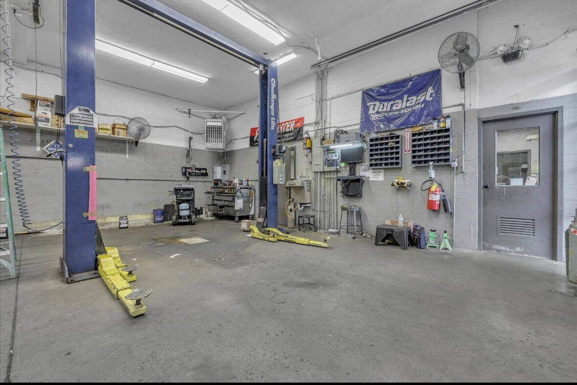 1474 Peters Creek RD - Photo 11