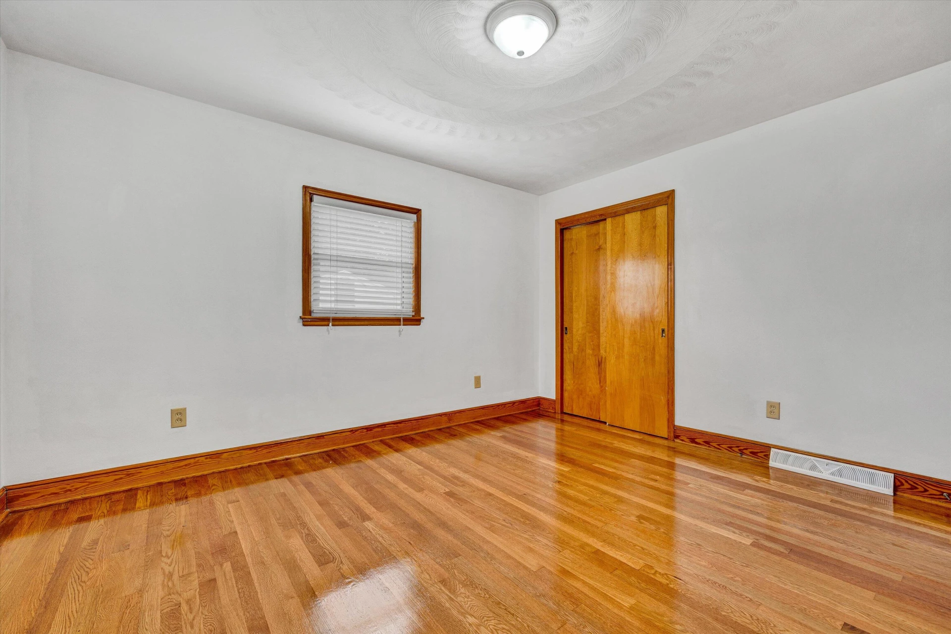 3336 Trinkle AVE - Photo 17