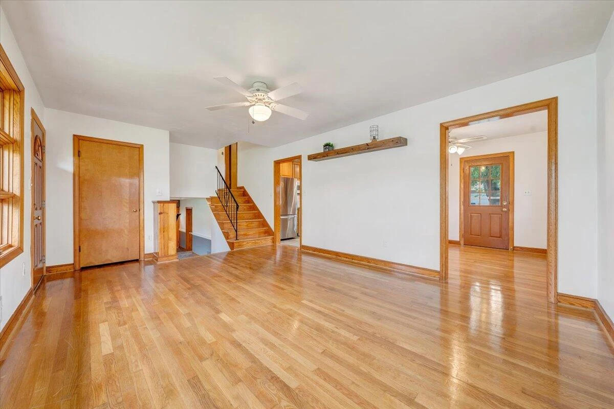 137 Frontier RD - Photo 16