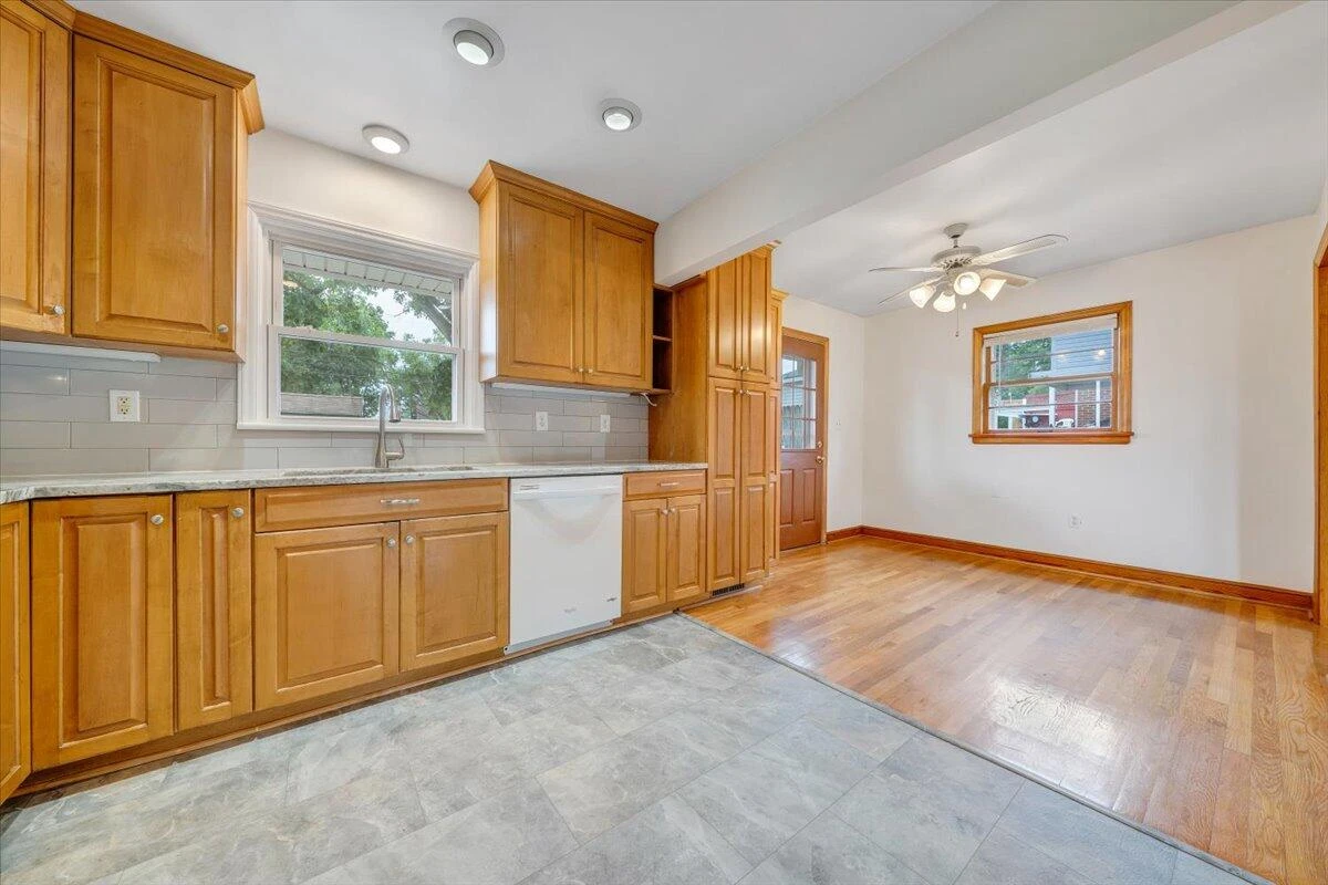 137 Frontier RD - Photo 21