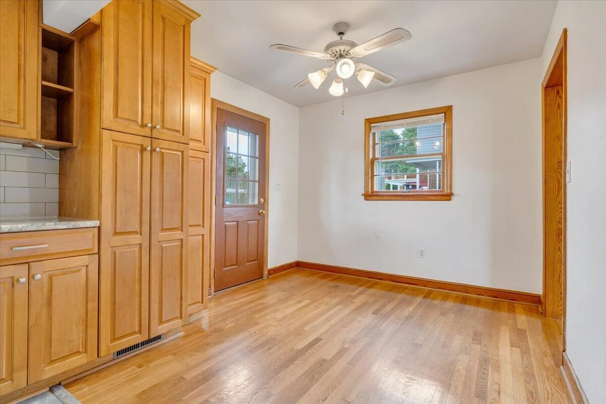 137 Frontier RD - Photo 24