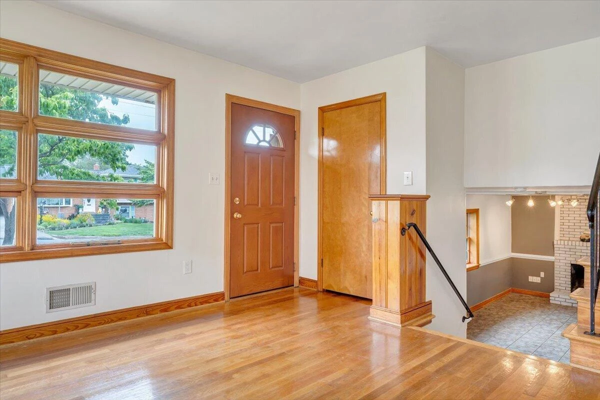 137 Frontier RD - Photo 32