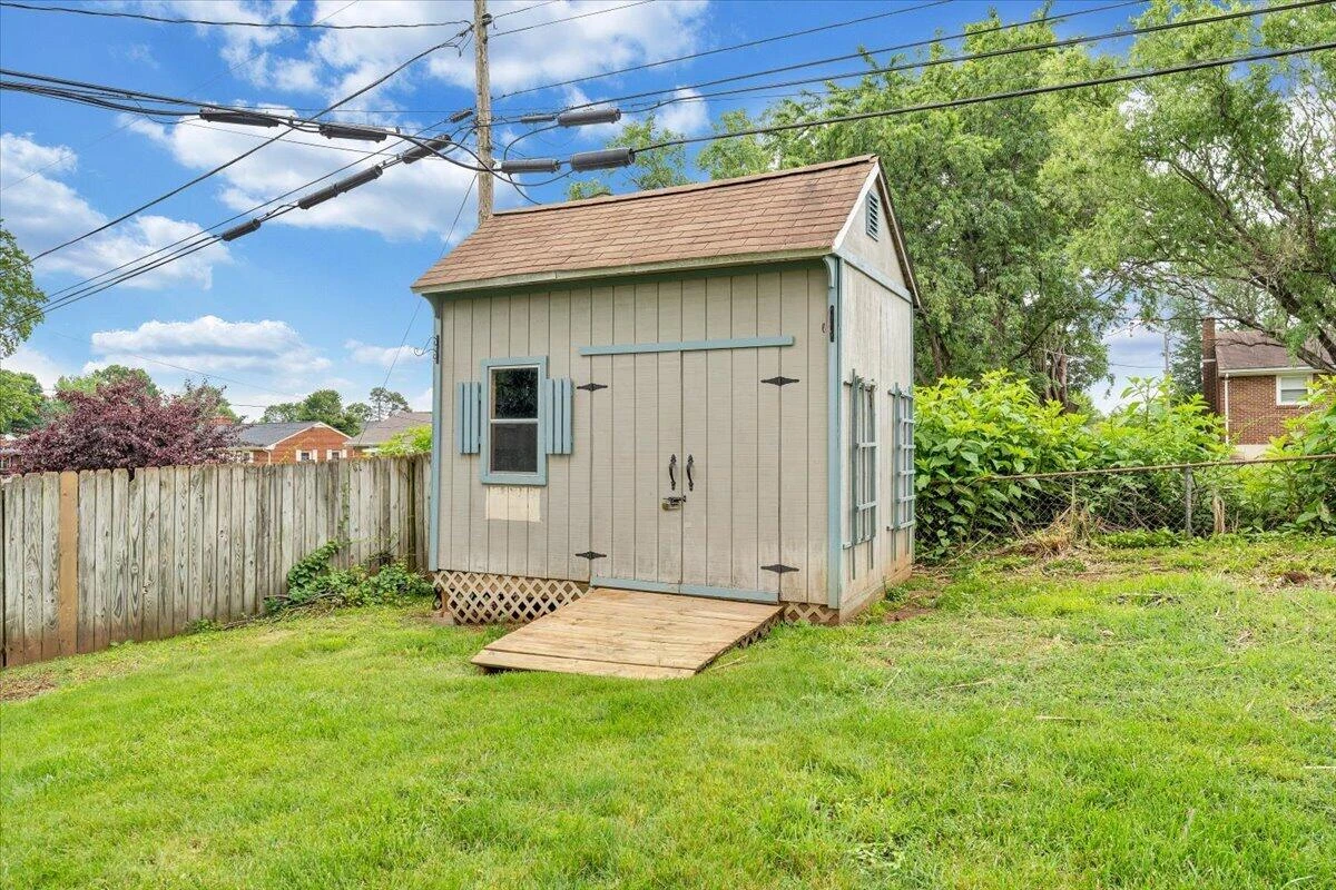 137 Frontier RD - Photo 46