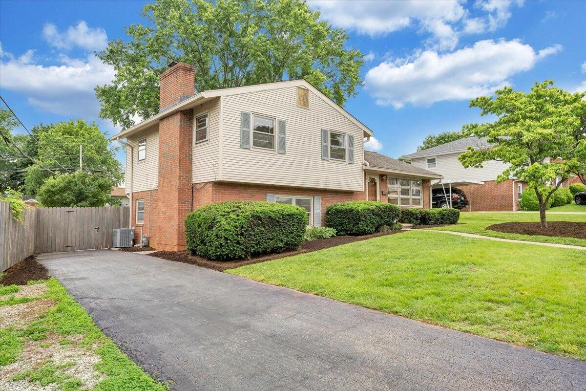 137 Frontier RD - Photo 10
