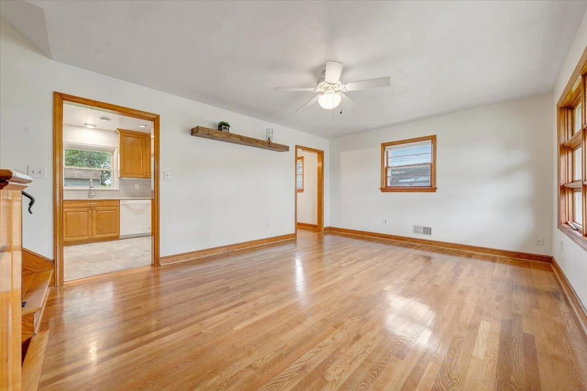 137 Frontier RD - Photo 12