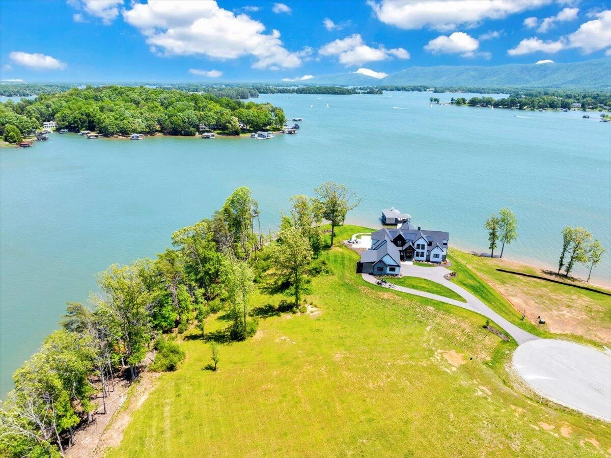 389 Hyannis PT - Photo 2