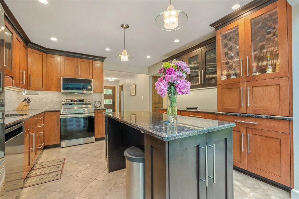 7126 Pine Needle DR - Photo 16