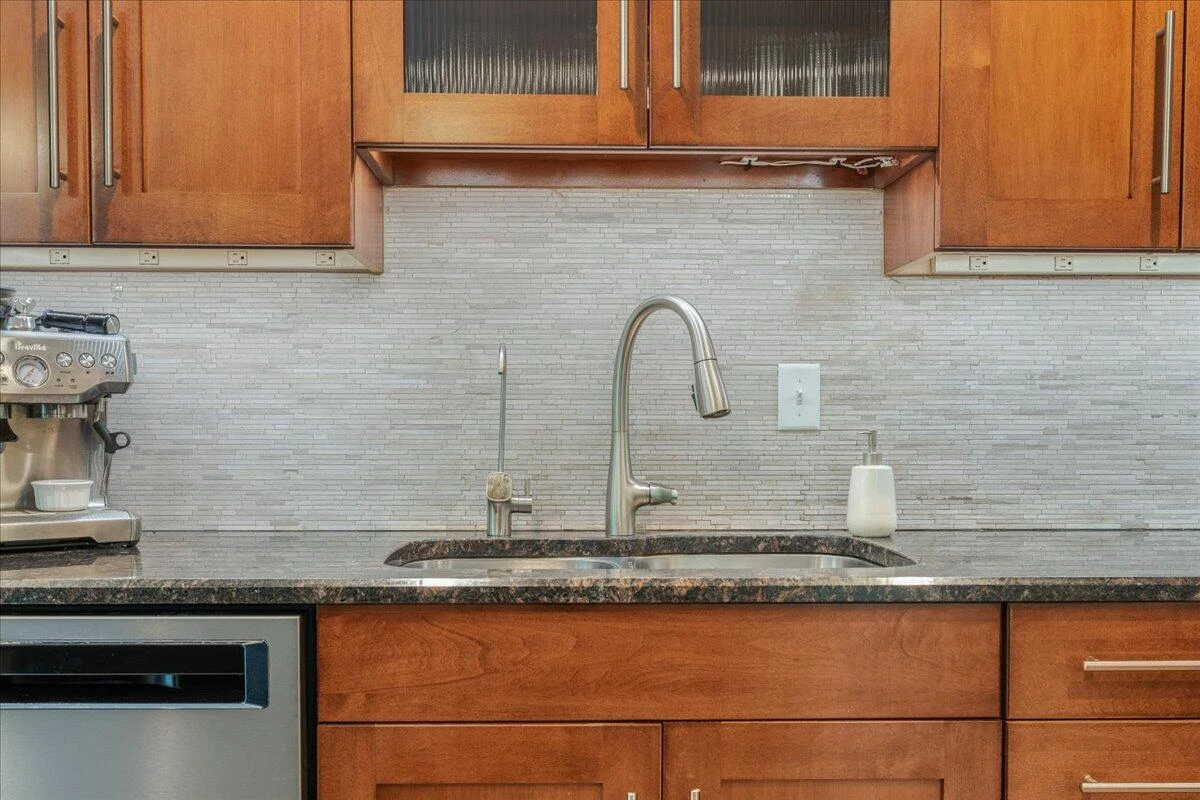7126 Pine Needle DR - Photo 18