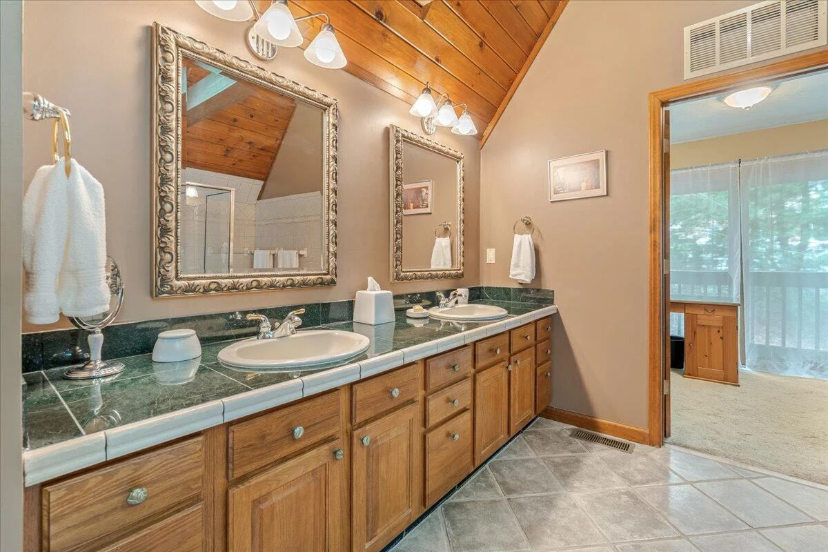 7126 Pine Needle DR - Photo 33