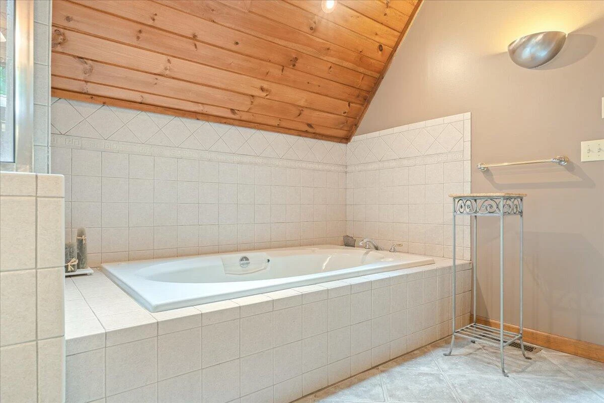 7126 Pine Needle DR - Photo 34