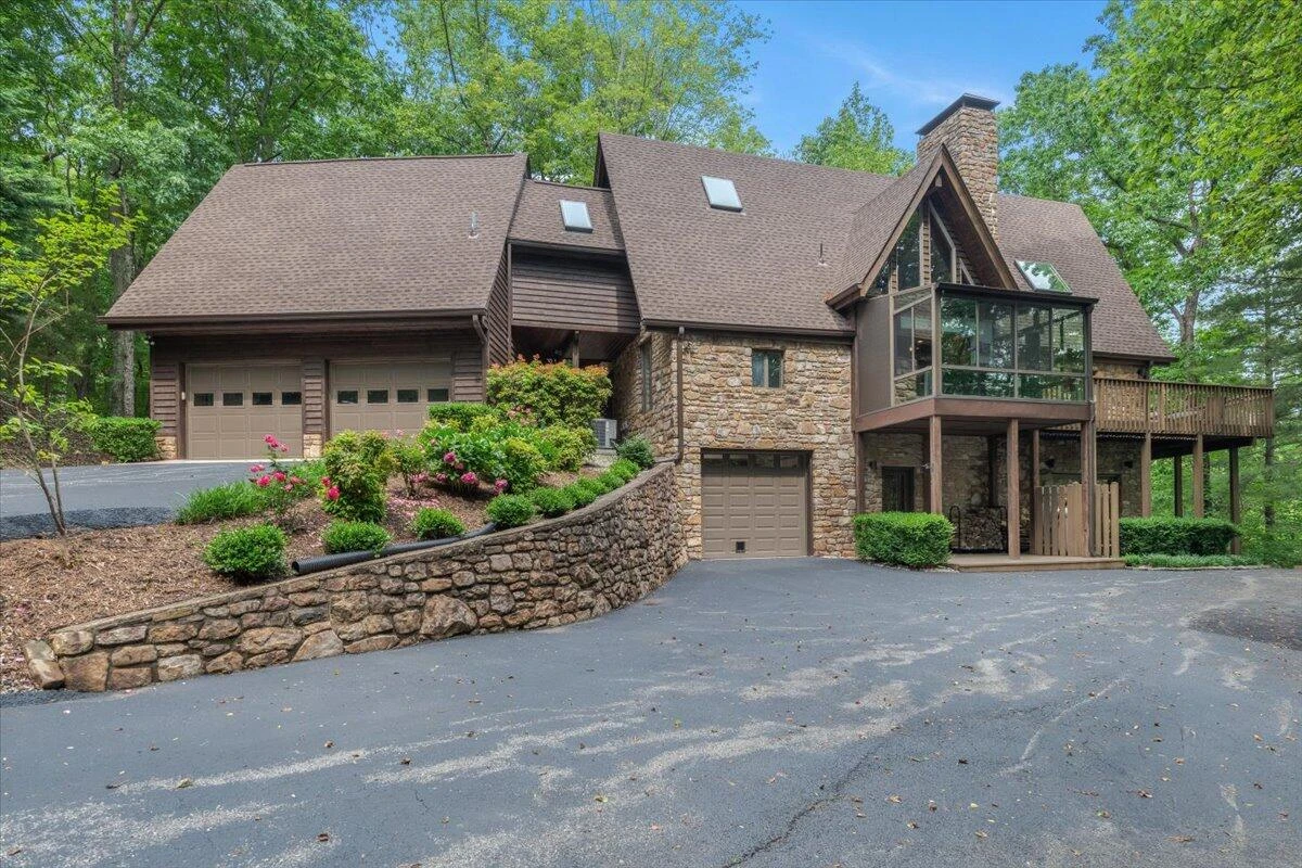 7126 Pine Needle DR - Photo 4