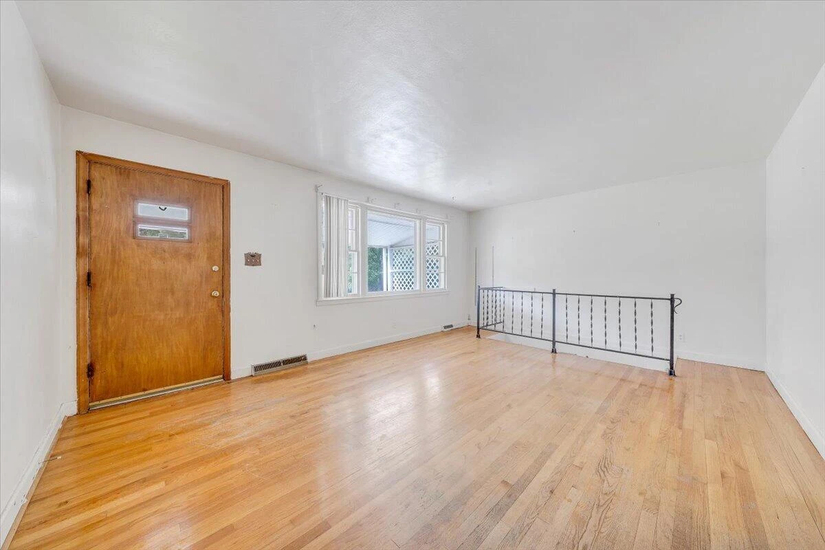 6715 Blacksburg RD - Photo 10