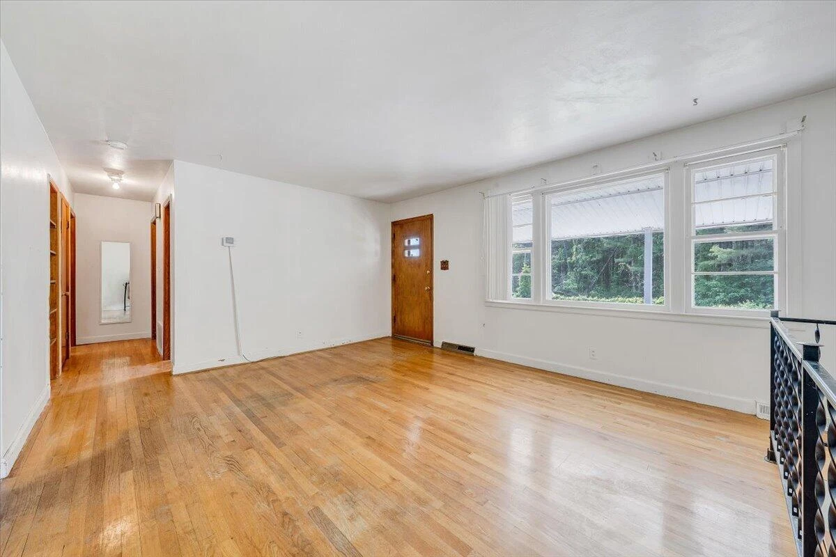 6715 Blacksburg RD - Photo 11