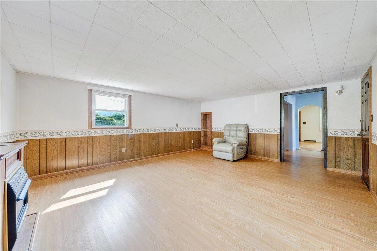 6715 Blacksburg RD - Photo 15
