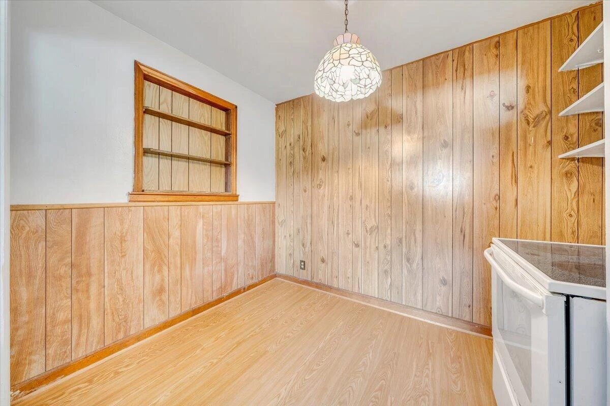 6715 Blacksburg RD - Photo 19