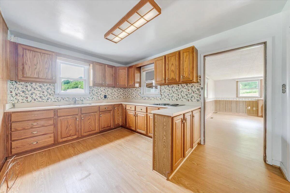 6715 Blacksburg RD - Photo 20