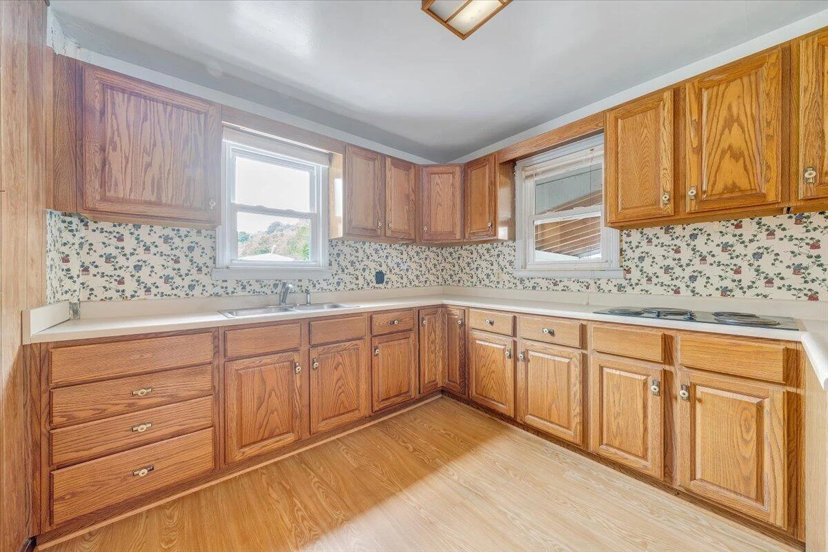 6715 Blacksburg RD - Photo 21