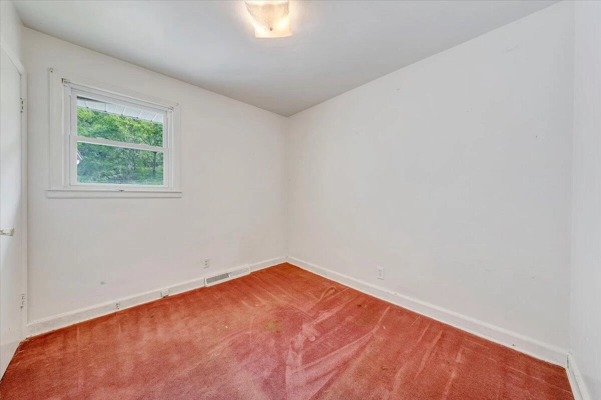 6715 Blacksburg RD - Photo 25