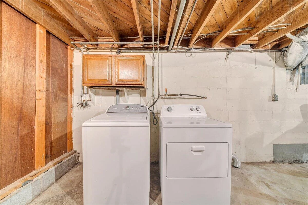 6715 Blacksburg RD - Photo 31