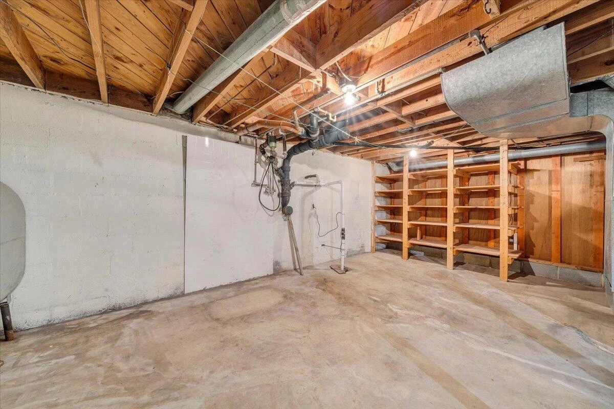 6715 Blacksburg RD - Photo 32