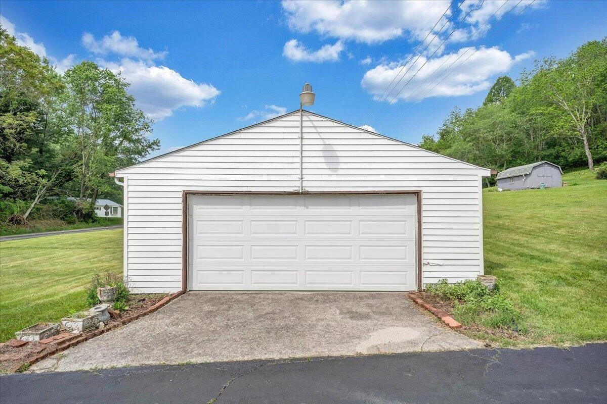 6715 Blacksburg RD - Photo 41