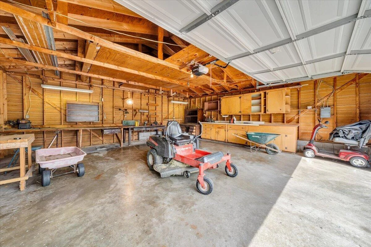 6715 Blacksburg RD - Photo 43