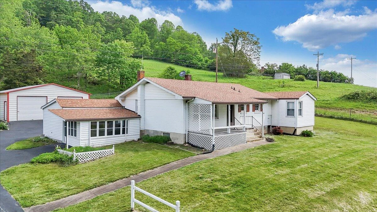 6715 Blacksburg RD - Photo 6