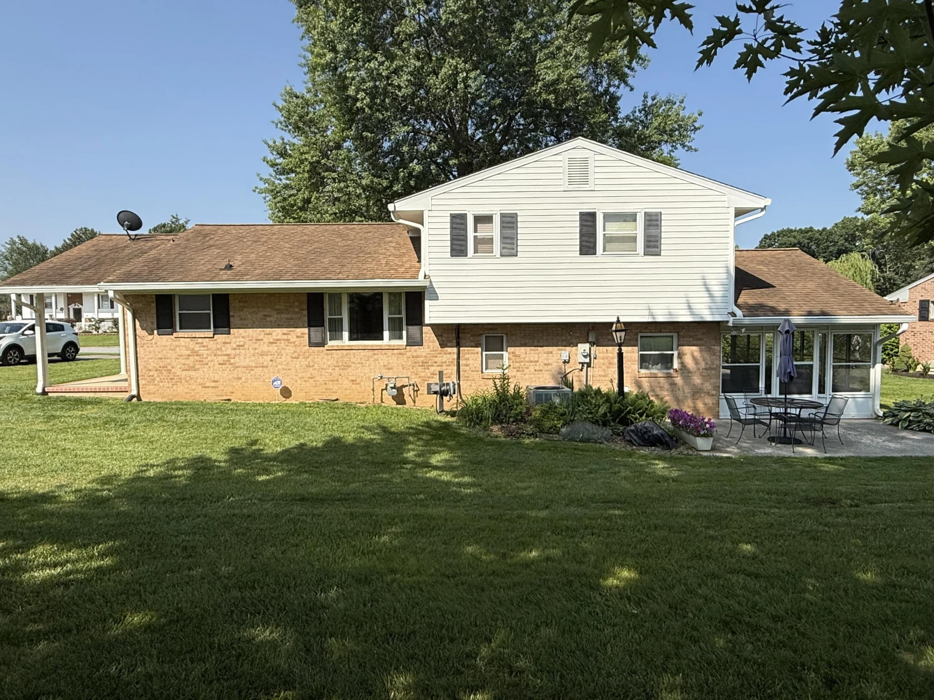 5265 WIPLEDALE AVE - Photo 2