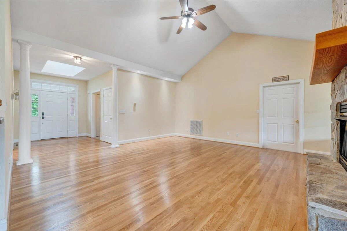 64 Doe DR - Photo 18