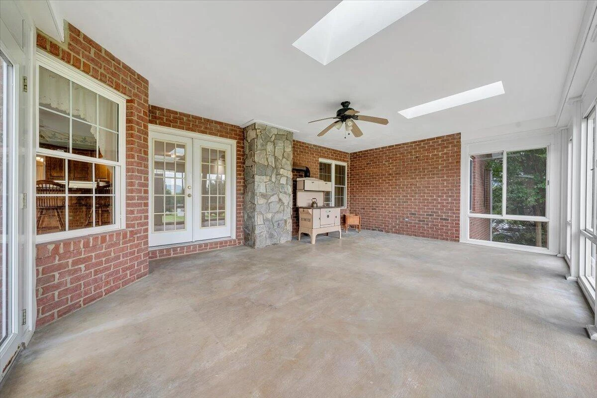64 Doe DR - Photo 38