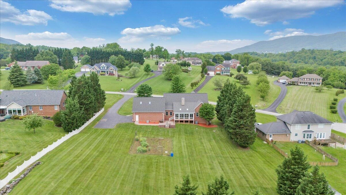64 Doe DR - Photo 52