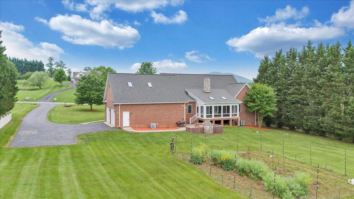 64 Doe DR - Photo 53