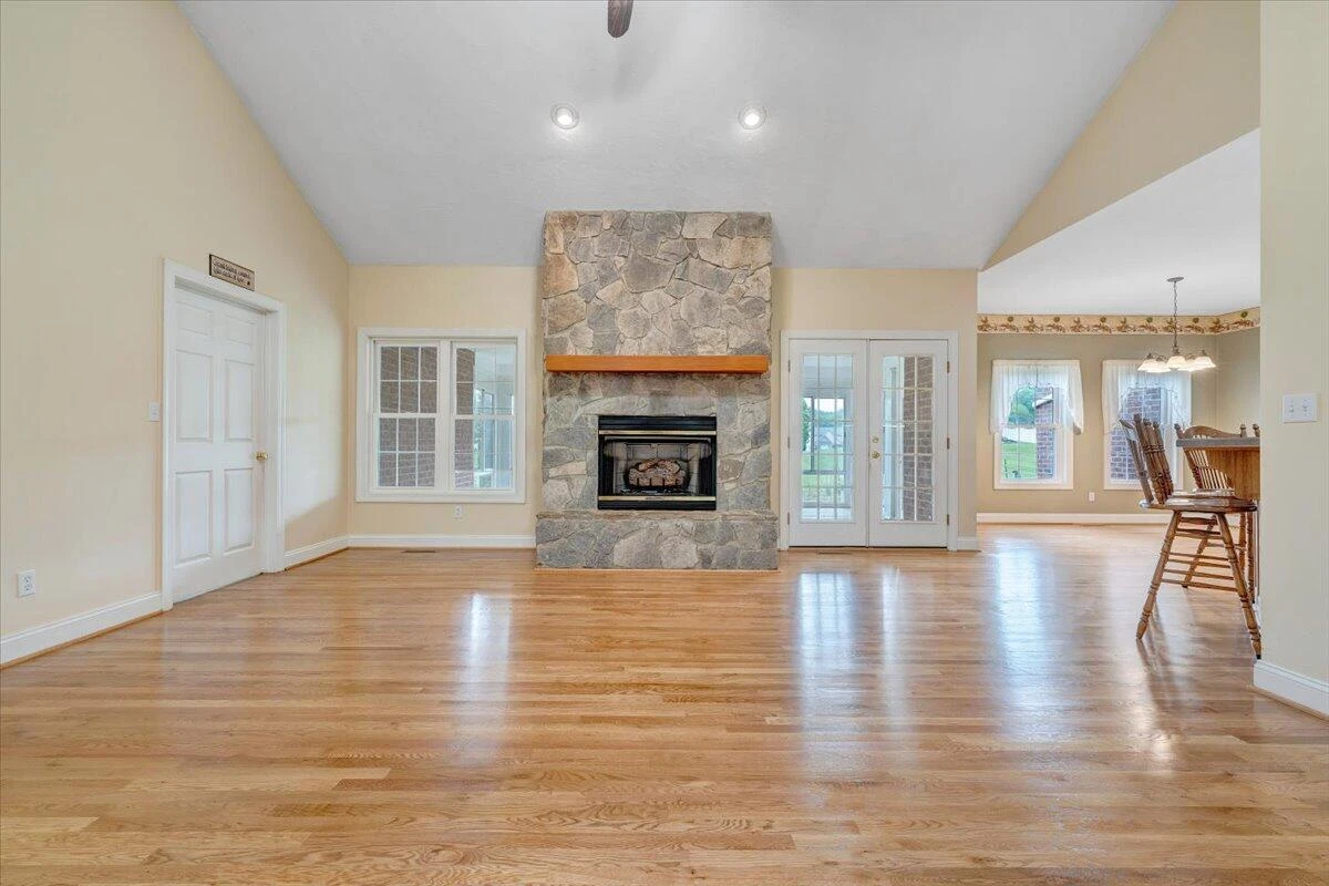 64 Doe DR - Photo 13