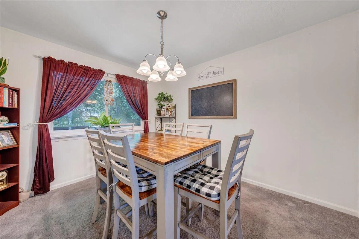 919 Halifax CIR - Photo 11