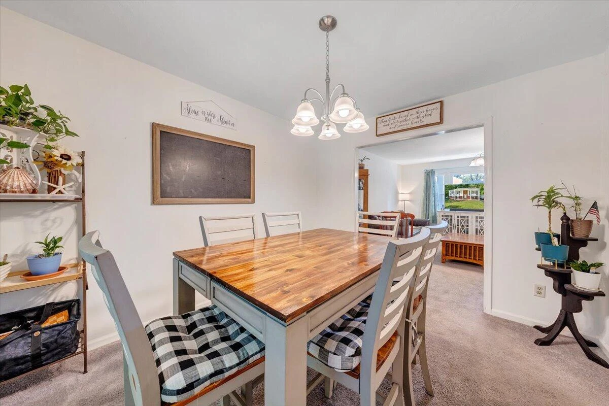 919 Halifax CIR - Photo 12