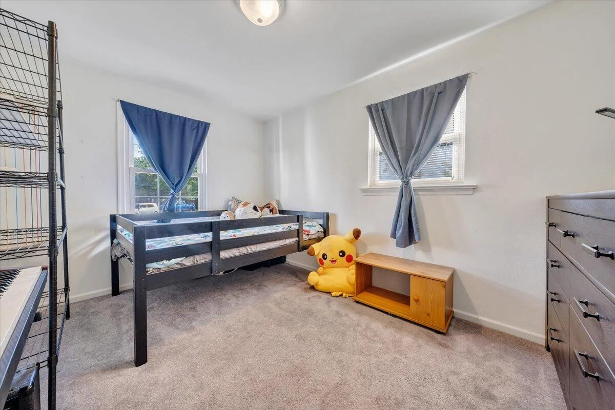 919 Halifax CIR - Photo 24
