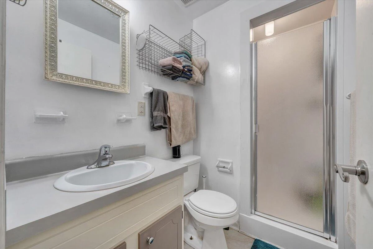 919 Halifax CIR - Photo 26