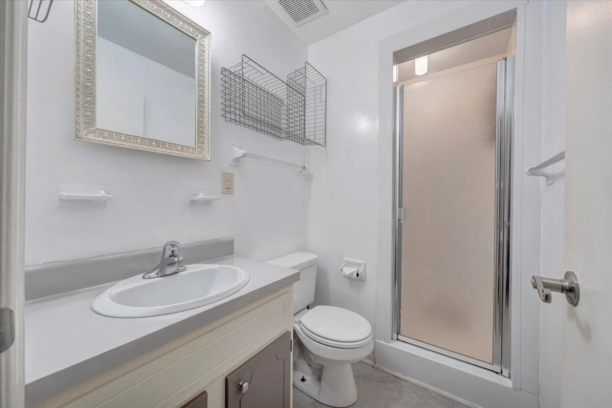 919 Halifax CIR - Photo 27